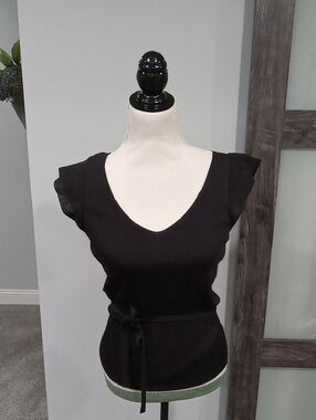Loft Short Cap Flutter Sleeve Top That Ties At The Waist. Size M.